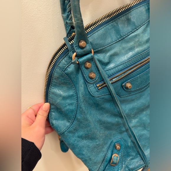 Balenciaga Lagon lambskin leather blue stud tote - Picture 3 of 9